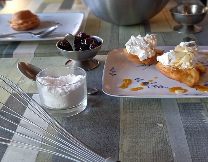 La confrérie des chevaliers fouetteurs de la crème chantilly