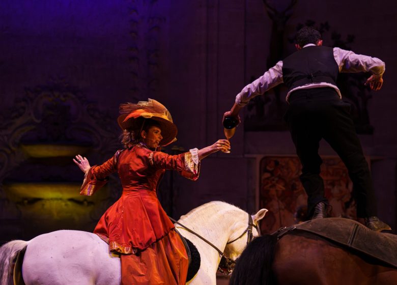 Spectacle équestre « Un jour à Paris » aux Grandes Écuries de Chantilly