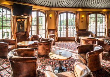 La Causerie, le bar du Château de la Tour