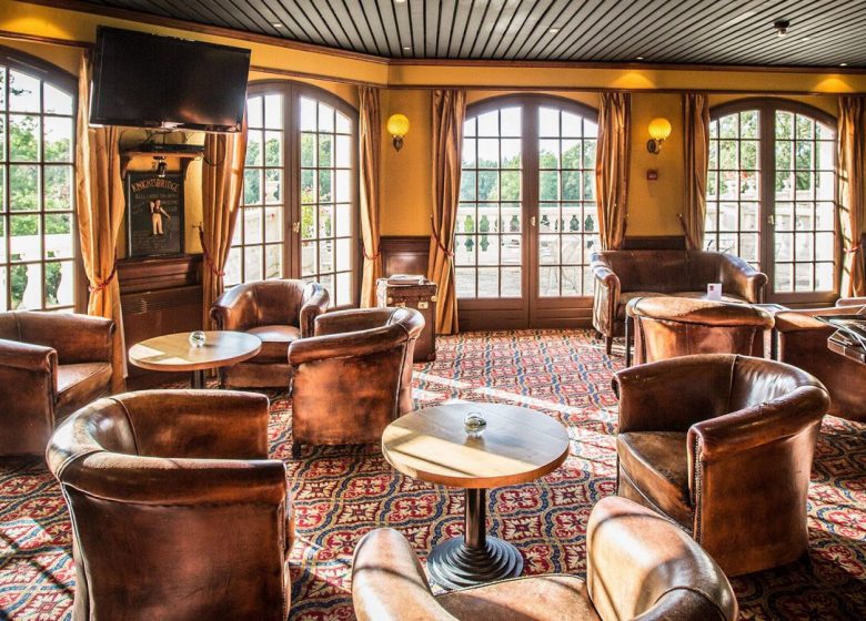 La Causerie, le bar du Château de la Tour