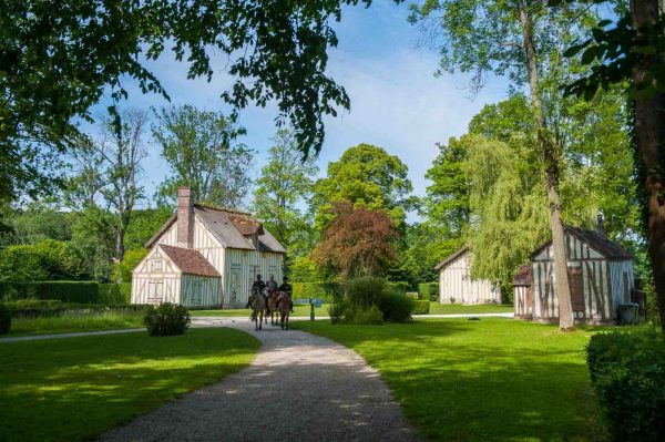 Balade équestre et Tea Time au Hameau du Château de Chantilly