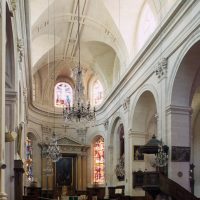 Rondleiding door de kerk Notre-Dame-de-l'Assomption, van het schip tot de klokkentoren.