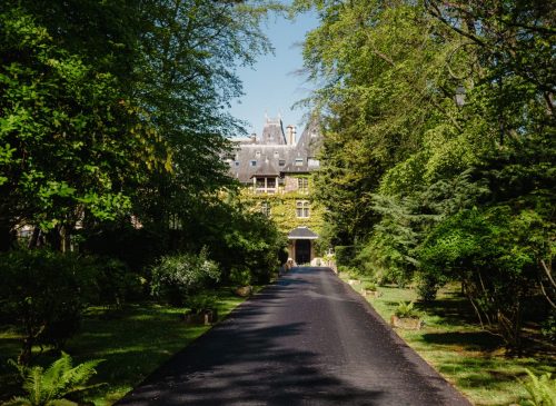Château Jeanne & The Forest – Château de Montvillargenne
