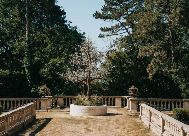 Château Jeanne & The Forest – Château de Montvillargenne