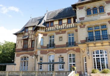 Château Jeanne & The Forest – Château de Montvillargenne