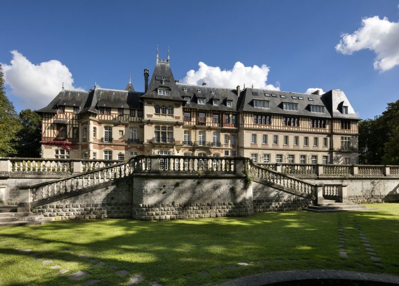 Château Jeanne & The Forest – Château de Montvillargenne