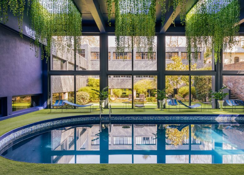 Château Jeanne & the Forest