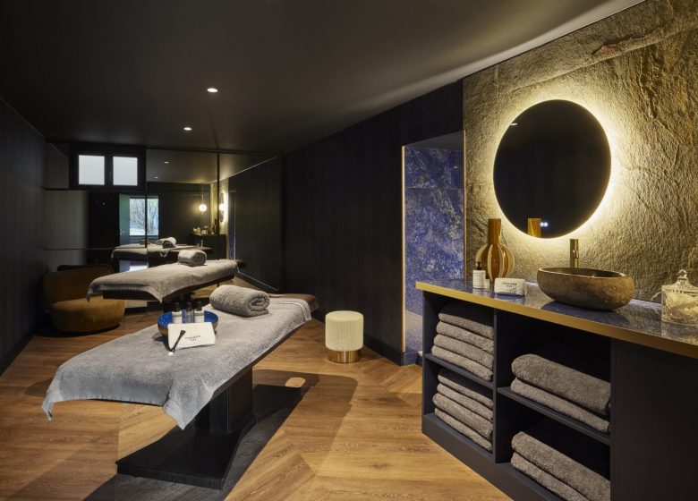 Château Jeanne & the Forest