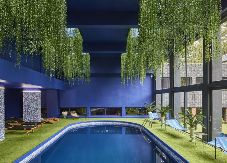 Château Jeanne & the Forest