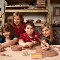 Stage de céramique pour enfants avec Claire Fréchet au village troglodytique de Gouvieux